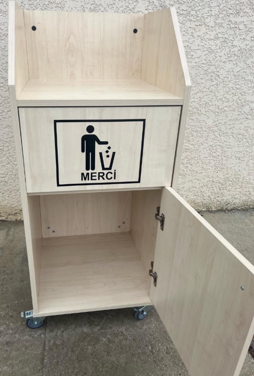Poubelle Merci